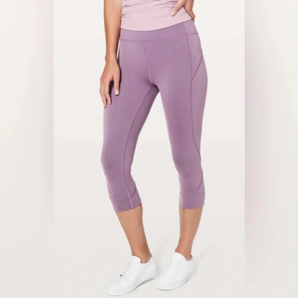 Lululemon In Movement Crop *Everlux 19" size 2 - Picture 1 of 6